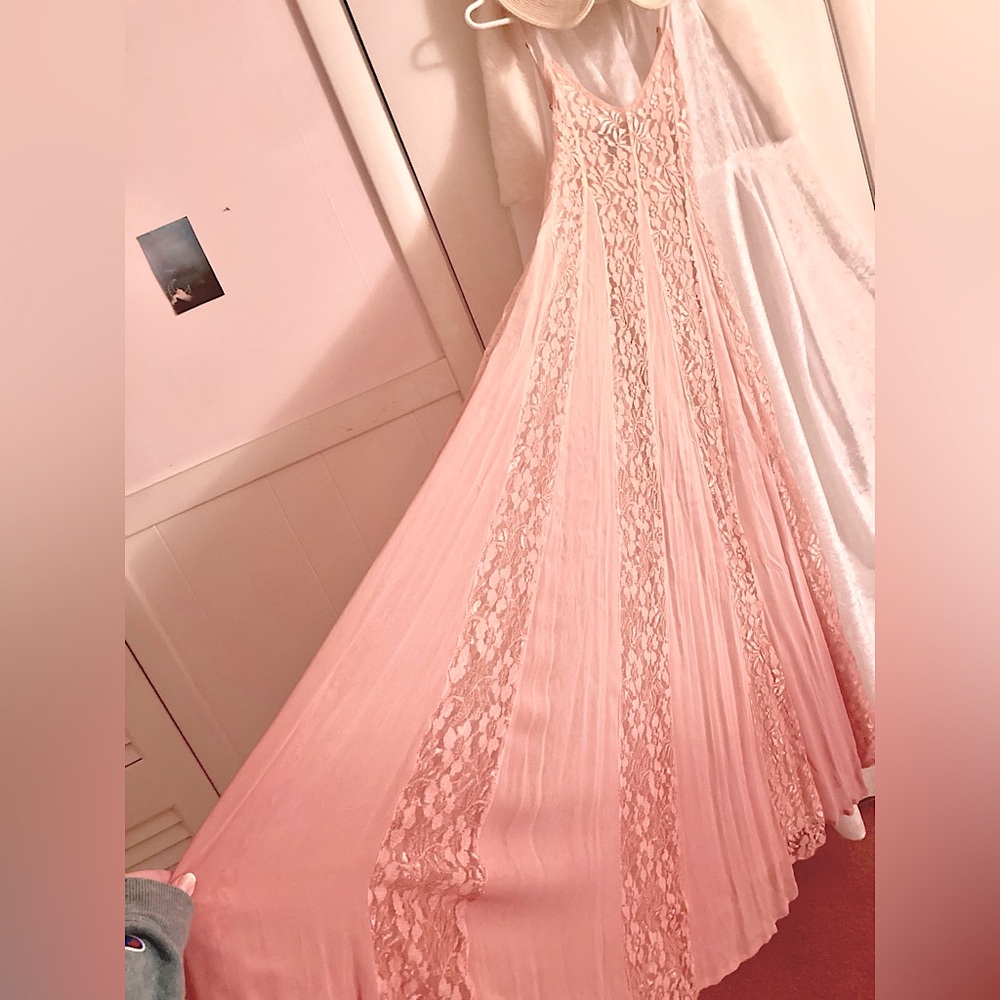 Forever 21 Ombré Pink Floral Lace Summer Maxi Dress (Medium)